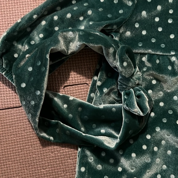 Cat & Jack Green Velvet Onesie and Headband. Size 6-9 months. Worn once! - Picture 4 of 4